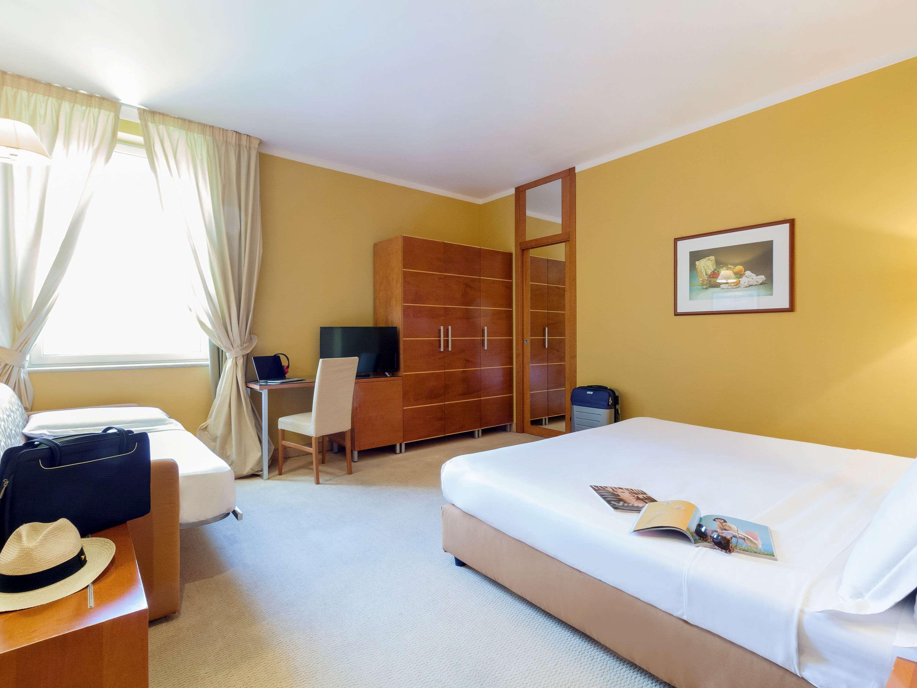 Ibis Styles Bari Giovinazzo Hotell Exteriör bild