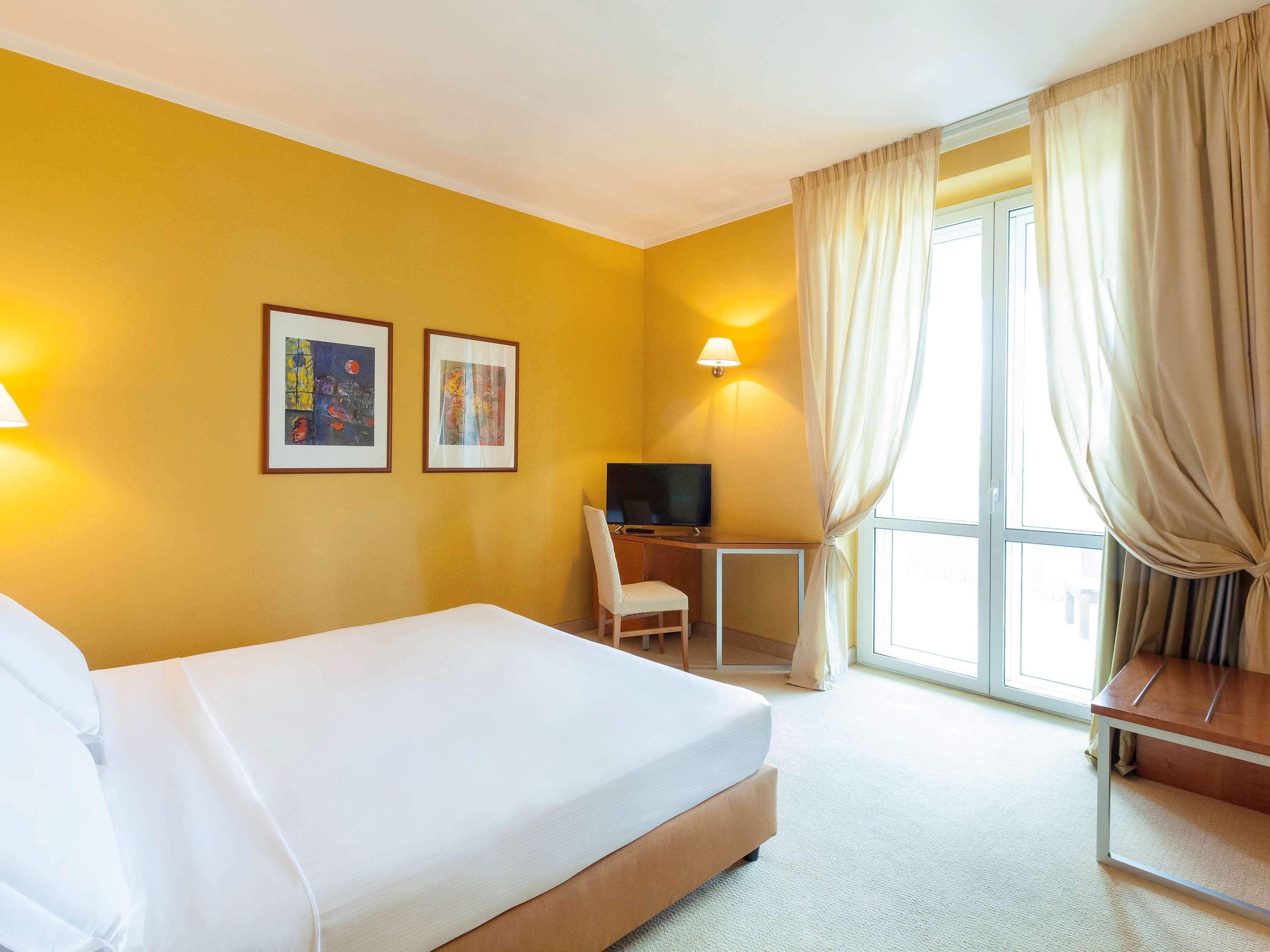 Ibis Styles Bari Giovinazzo Hotell Exteriör bild
