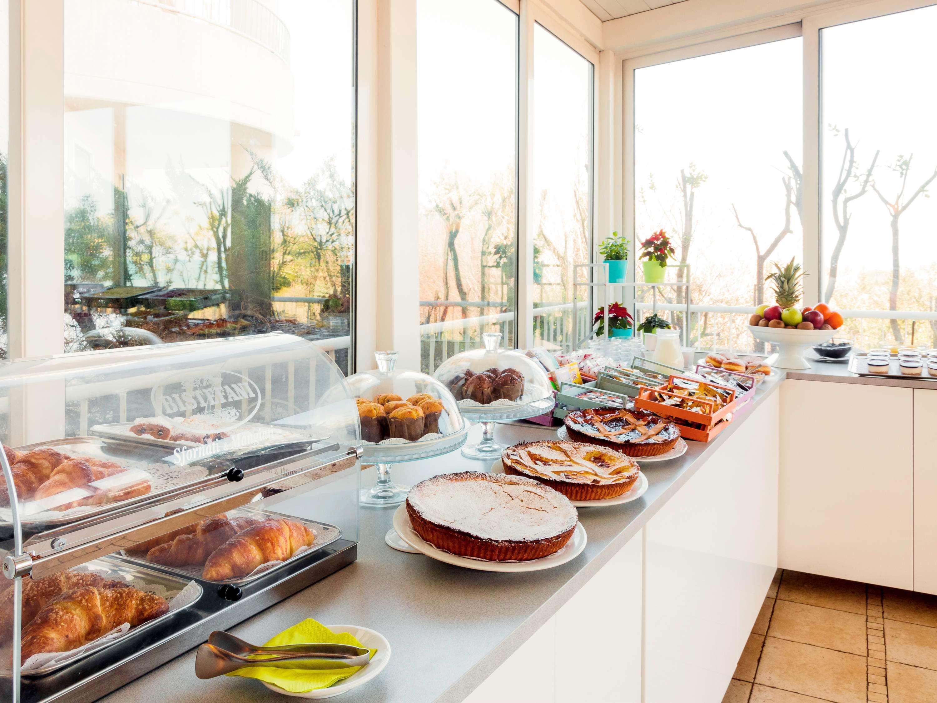 Ibis Styles Bari Giovinazzo Hotell Exteriör bild