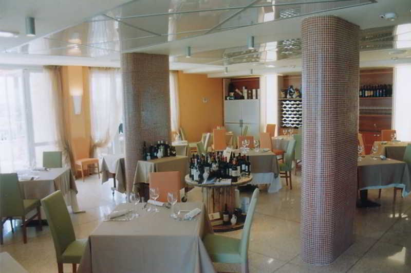Ibis Styles Bari Giovinazzo Hotell Restaurang bild